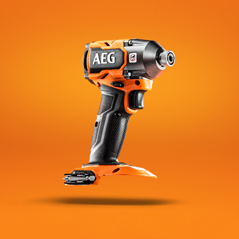 AEG 18V FUSION 125mm Paddle Switch Angle Grinder (A18FSAG1250) in action 